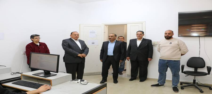 رئيس جامعة جرش يتفقد قاعات امتحان الكفاءة الجامعية